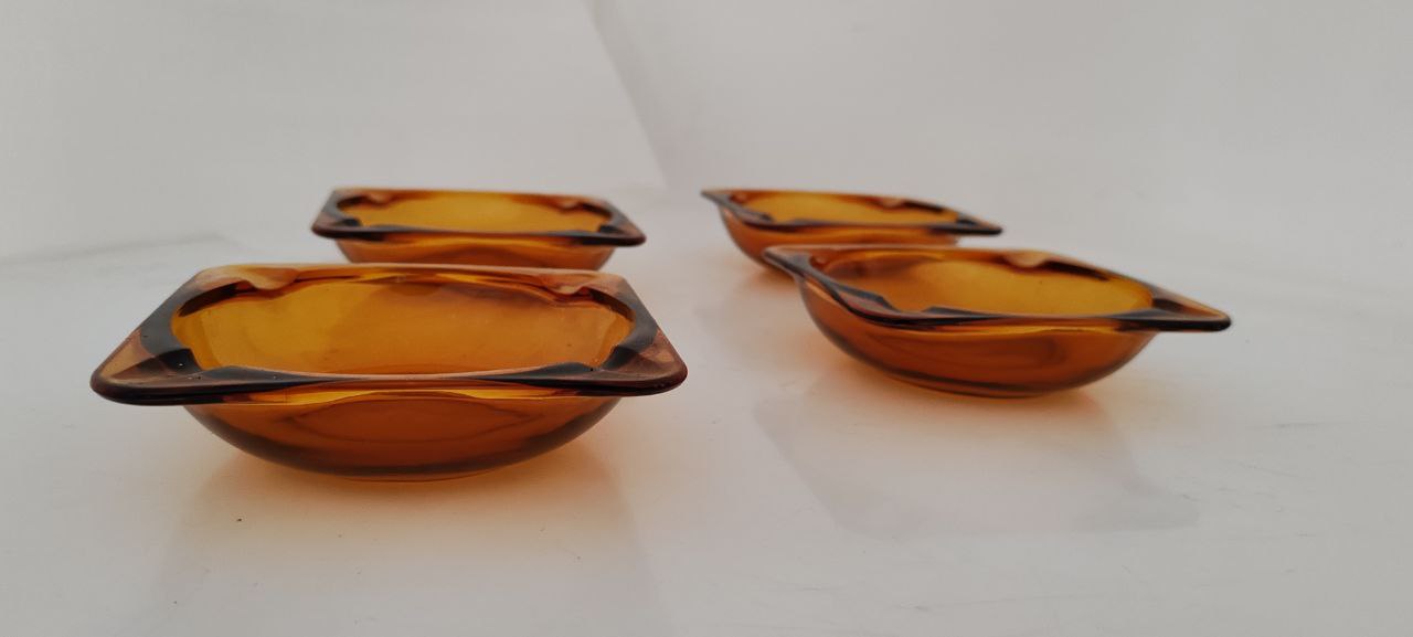 Set of 4 Vintage Amber Glass Ashtrays – Mid-Century Style
