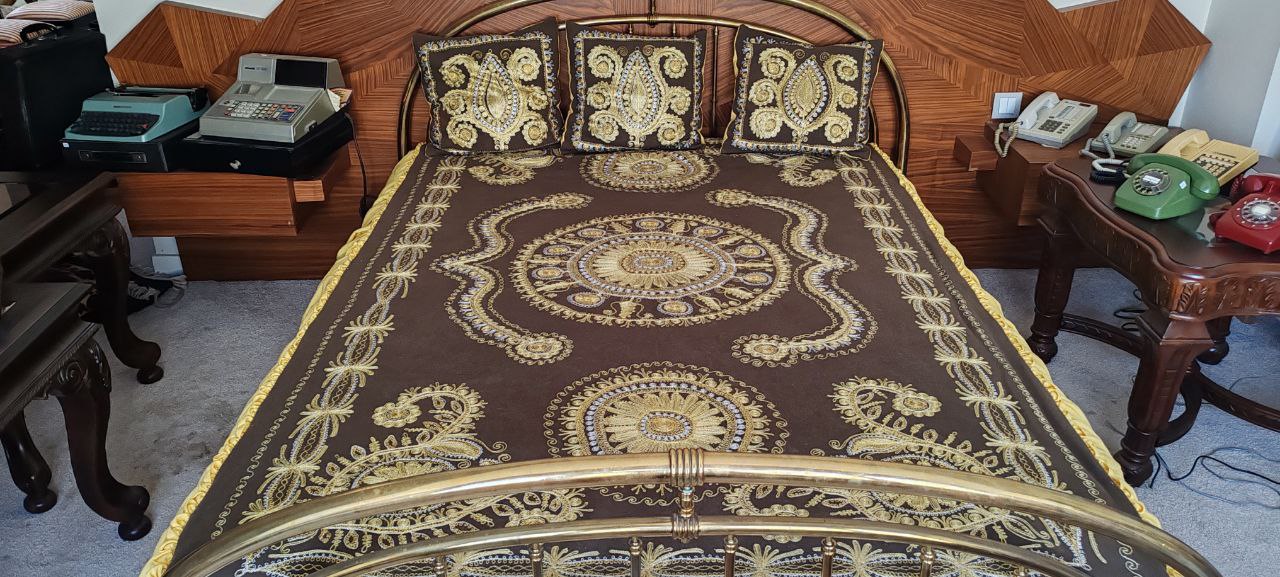 Vintage Embroidered Bedspread Set – 140x210 cm – Yellow & Brown with Pillows
