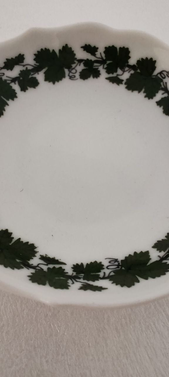 Vintage Meissen Porcelain Plate with Green Leaf Garland – Crossed Swords Mark – 8cm