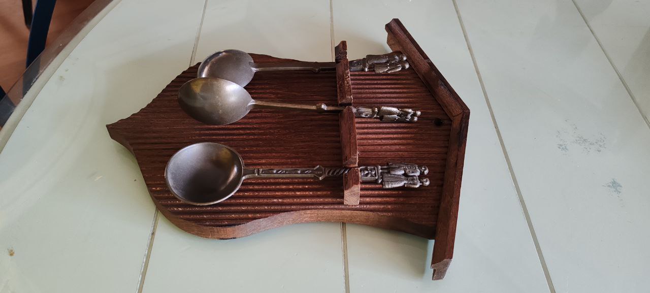 German Zinn Pewter Ladles with Wooden Wall Rack – Set of 3