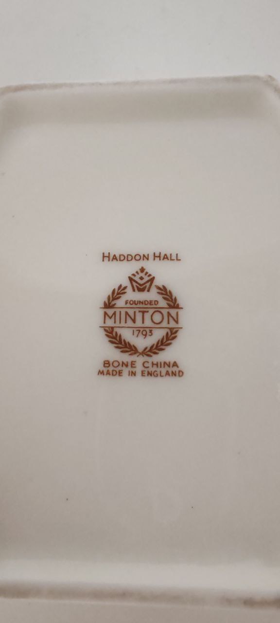 Minton Haddon Hall Hexagonal Porcelain Box – Bone China – Made in England – 8 cm
