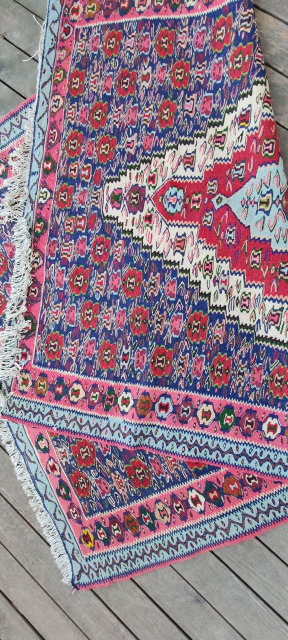 Hand-Knotted Persian Sine Rug – 150x120 cm – Vibrant Geometric Medallion