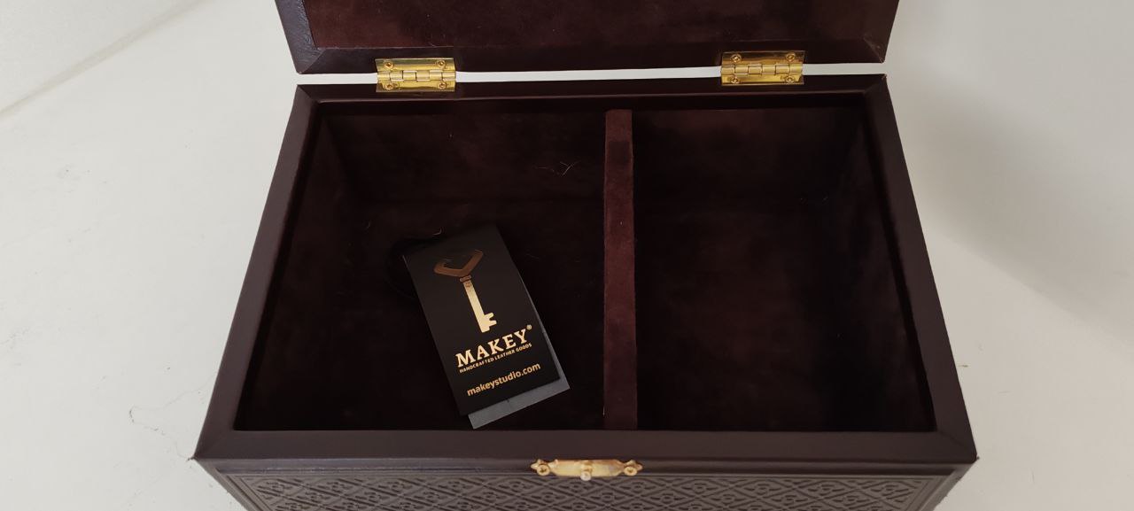 Makey Luxury Jewelry Box – Handcrafted with Leather & Suede – 22x15x9 cm