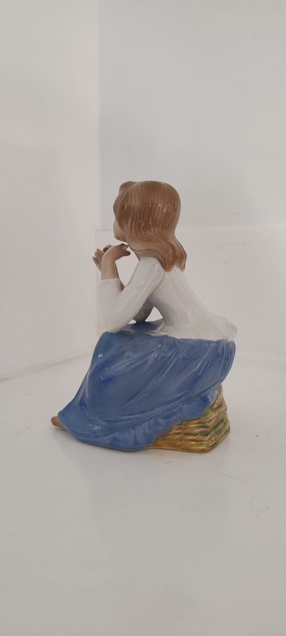 Vintage Tengra Porcelain Figurine – Girl with Rose – Hand-Painted – 20 cm