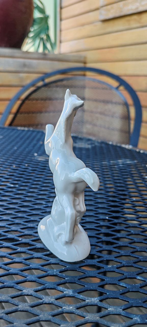 Vintage Wagner & Apel Porcelain Figurine – Rearing Horse – Glossy White – 14 cm