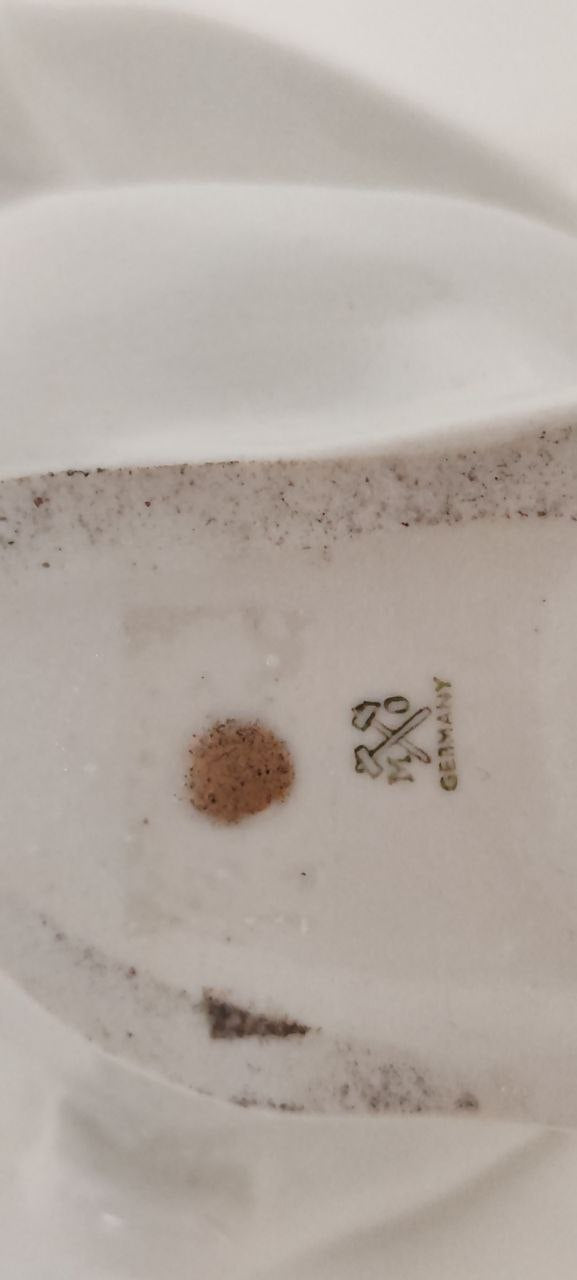 Vintage German Porcelain Seagull Figurine – Crossed Hammers Mark – 18x15x11 cm