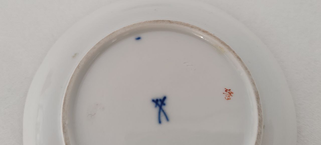 Vintage Meissen Hand-Painted Floral Porcelain Plate – 14cm