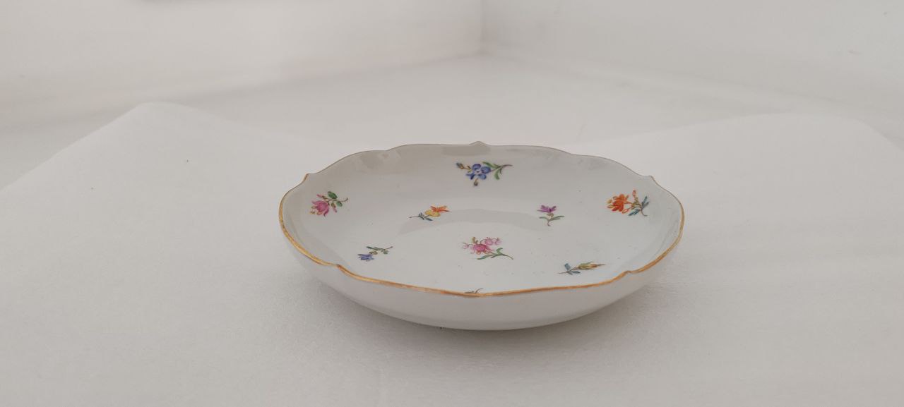 Vintage Meissen Hand-Painted Floral Porcelain Plate – 14cm