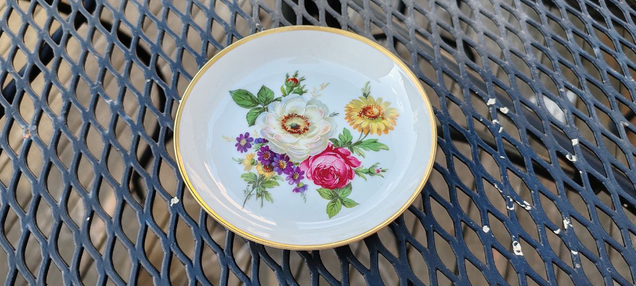 Kaiser Germany Small Floral Porcelain Dish – Hand-Painted with Gold Trim – 11 cm