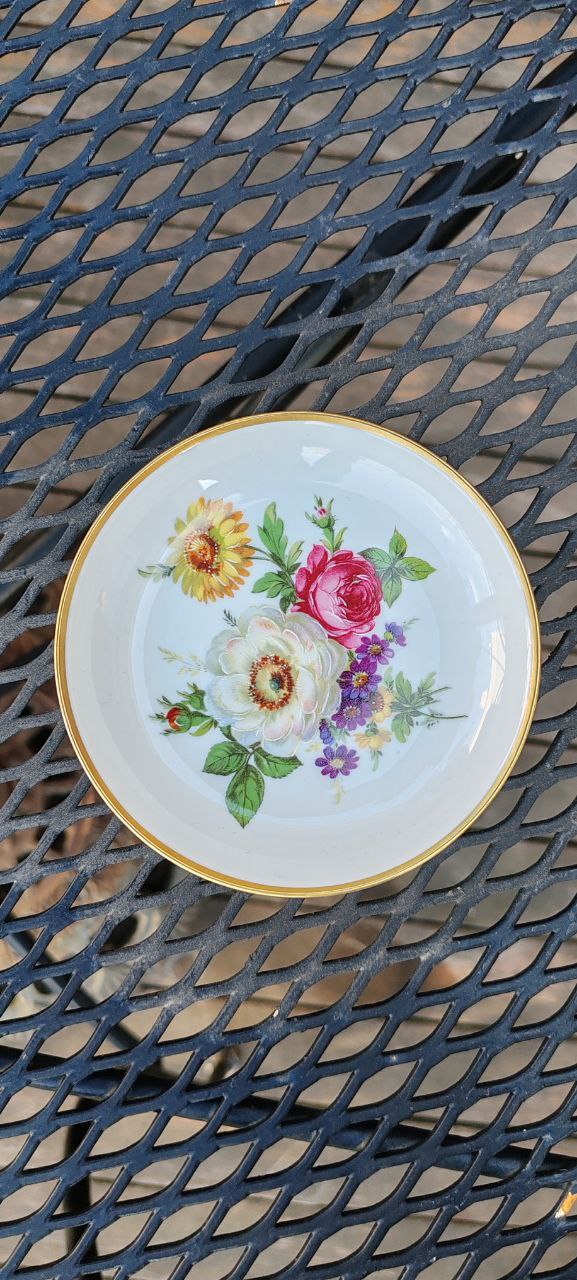 Kaiser Germany Small Floral Porcelain Dish – Hand-Painted with Gold Trim – 11 cm