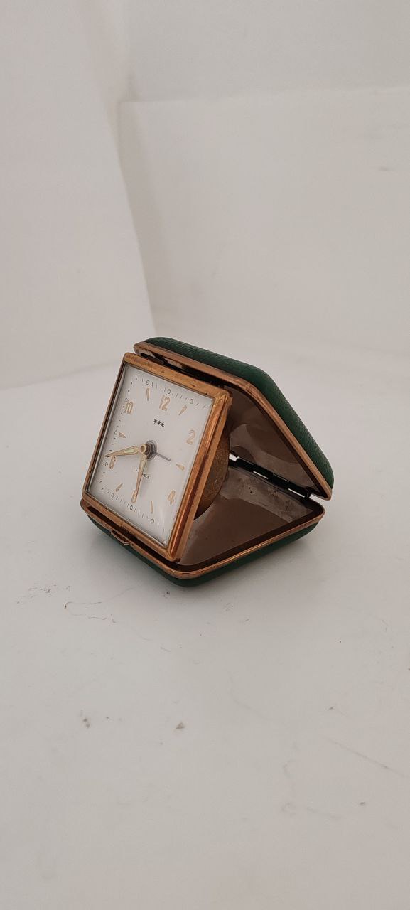 Vintage Foldable Travel Alarm Clock in Green Leather Case – Mechanical Wind-Up