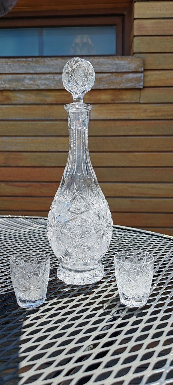 Vintage Cut Crystal Decanter with Stopper and 2 Shot Glasses – Starburst Pattern