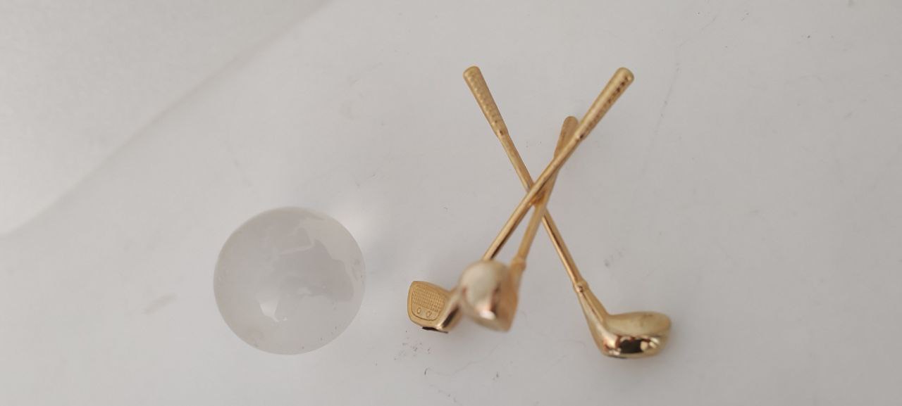 Crystal Globe on Brass Golf Club Stand – Vintage Desk Ornament