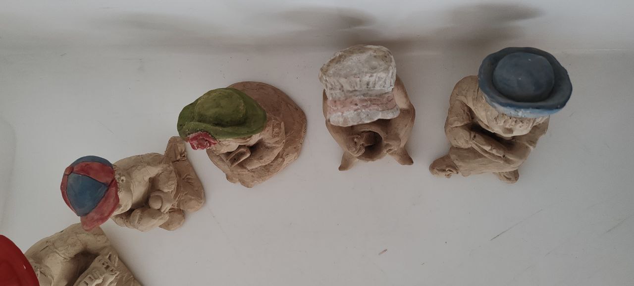 Vintage Austin USA Ceramic Children Figurines – Complete Set of 11 – Hand-Painted Hats – 1980s