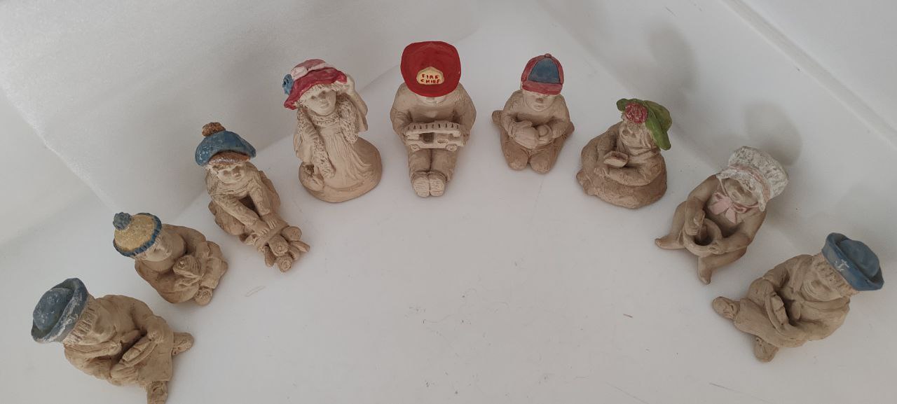 Vintage Austin USA Ceramic Children Figurines – Complete Set of 11 – Hand-Painted Hats – 1980s